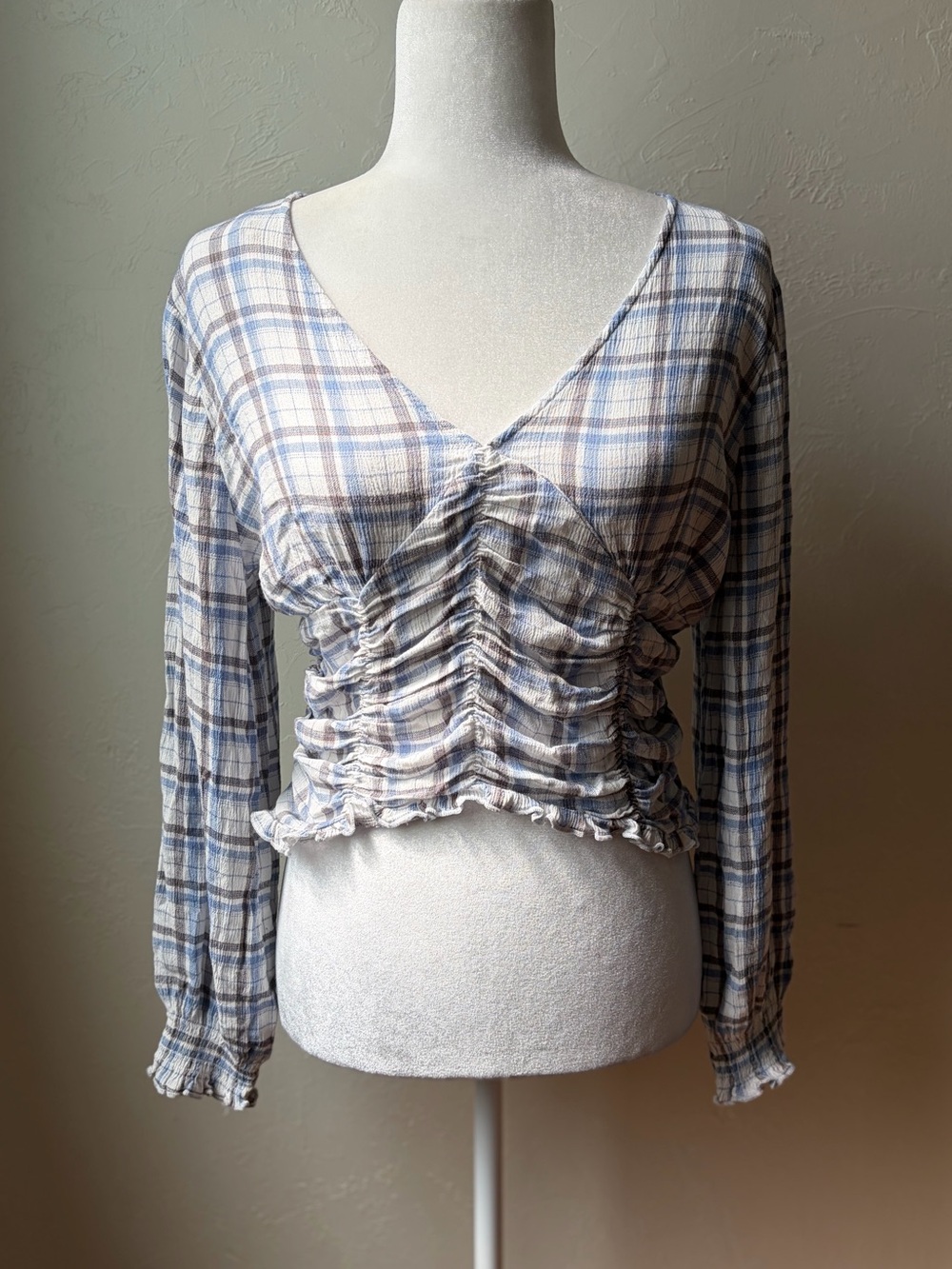 Almost Famous Blue Plaid Ruched Crop Top Long Sleeve XL